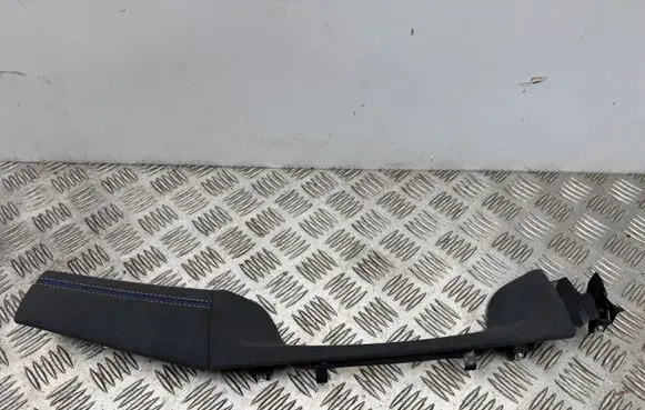 Volkswagen Tiguan Panel trim 571858418B