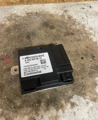 Mercedes-Benz C W205 Fuel injection pump control unit/module A0009006612 160290580829E A9C90180510