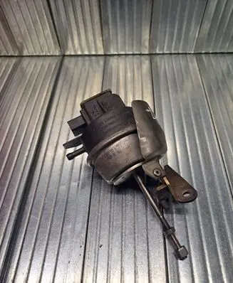 Audi A4 S4 B8 8K Turbine electric control actuator SMK306004