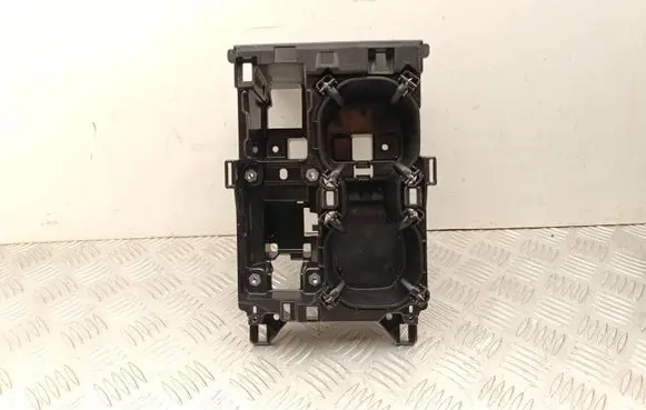 Volvo XC40 Cup holder 32226496 33671552 85815184