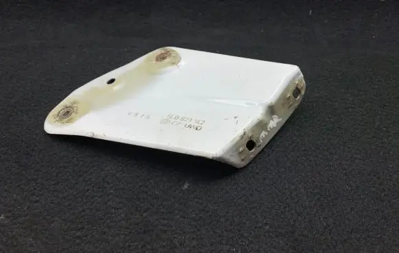 Skoda Yeti (5L) Fender mounting bracket 5L0821142