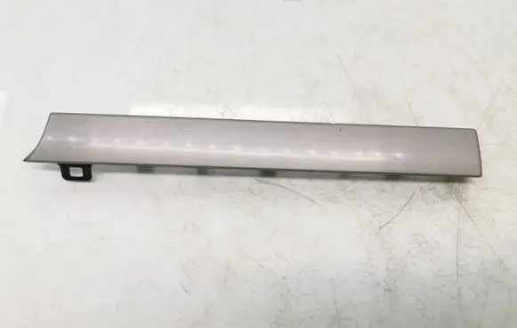 Dashboard glove box trim