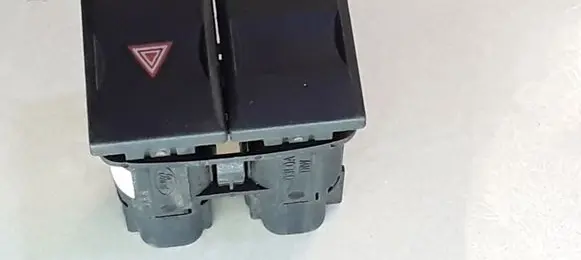 Ford Mondeo Mk III Hazard light switch 2S7T13A350CA