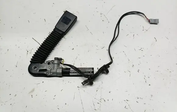 Mini One - Cooper Clubman R55 Front seatbelt buckle 610183700D 20082007