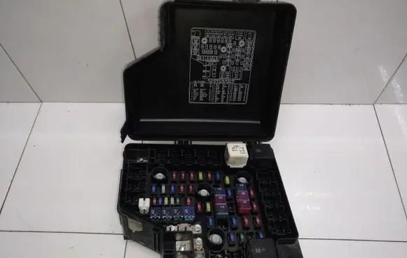 Hyundai Santa Fe Fuse module