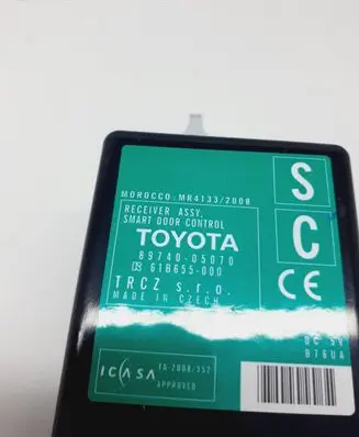 Toyota Avensis T270 Door control unit/module 8974005070