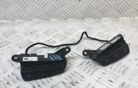 Peugeot Boxer Steering wheel buttons/switches 61806390 61806391