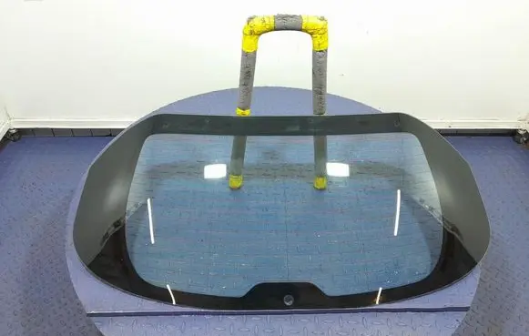 Alfa Romeo 33 Rear windscreen/windshield window 