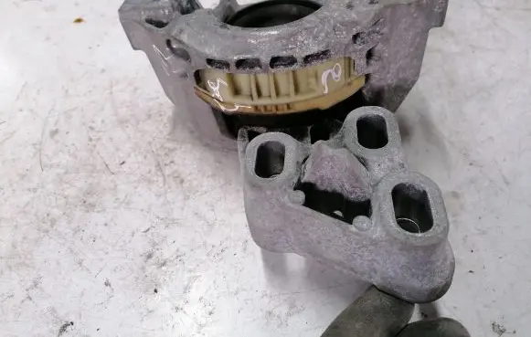 Mercedes-Benz B W246 W242 Engine mount bracket A2462400617
