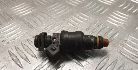 Audi A4 S4 B5 8D Fuel injector 058133551A
