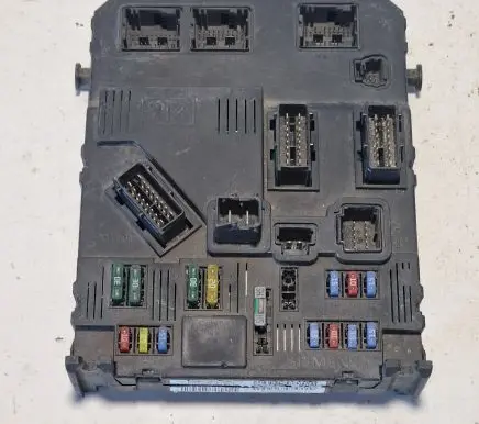 Peugeot 206 Comfort/convenience module S120104700L 9655088380 BJFS020C