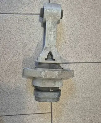 KIA Xceed Gearbox mounting bracket
