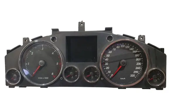 Volkswagen Touareg I Speedometer (instrument cluster) 7L6920881B
