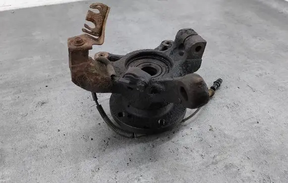 Renault Master II Front wheel hub spindle knuckle