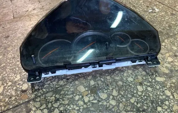 Mitsubishi Grandis Speedometer (instrument cluster) 8100A197B4
