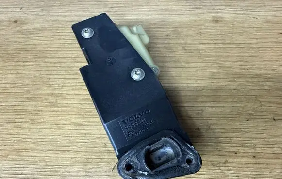 Volvo XC90 Fuel tank cap lock motor 9483311
