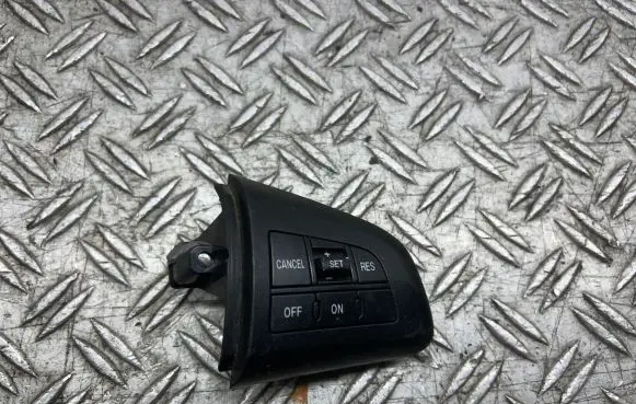 Mazda 6 Steering wheel buttons/switches 75B979