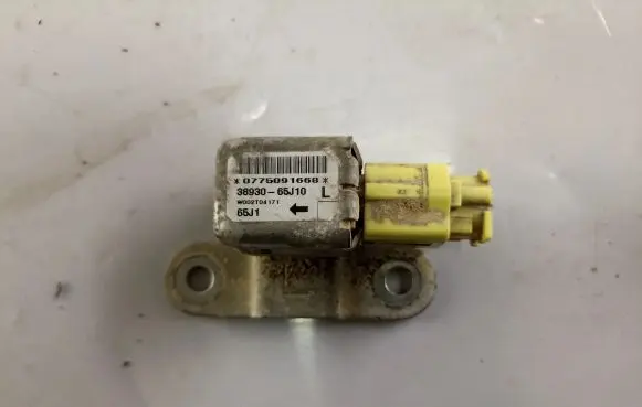 Suzuki Grand Vitara II Airbag deployment crash/impact sensor 3893065J10 0775091668
