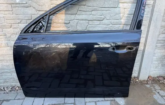 Skoda Octavia Mk3 (5E) Front door chzp004