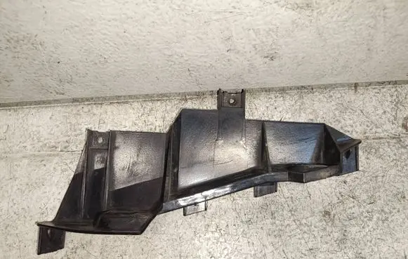 Headlight/headlamp mounting bracket