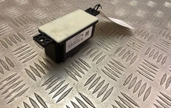 Mercedes-Benz E W238 Voltage converter/converter module A2059053414