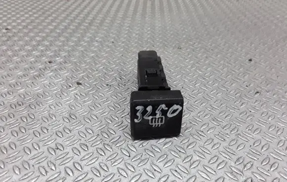 KIA Carens I Windscreen/window heater switch