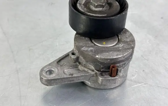 Skoda Kodiaq Generator/alternator belt tensioner 04L903315C
