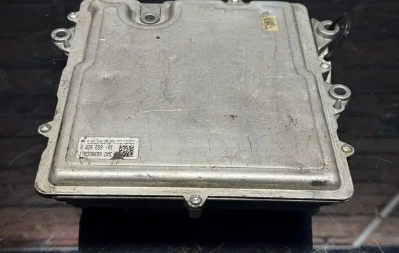 BMW 7 F01 F02 F03 F04 Engine control unit/module 8626659 0261S10196