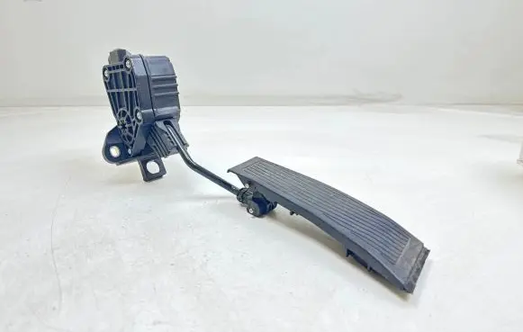 Honda Accord Accelerator throttle pedal 1988007710 09K1180010