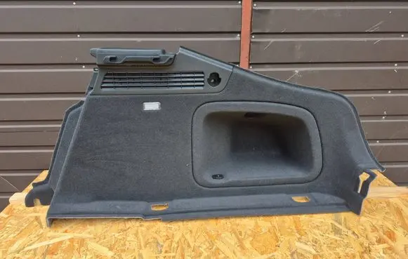 Trunk/boot side trim panel