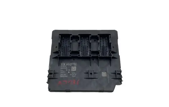 Volkswagen Touran I Central body control module 5K0937084D