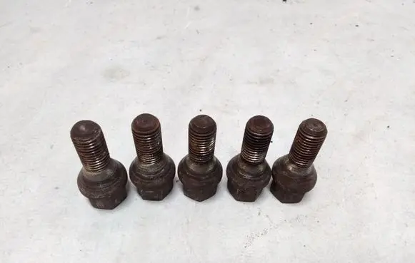 Nuts/bolts