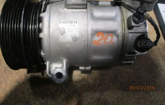Seat Toledo I (1L) Air conditioning (A/C) compressor (pump) 820803