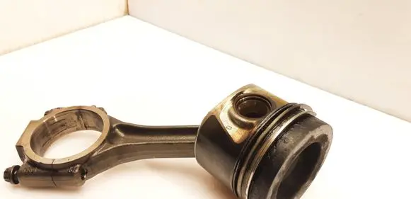Volkswagen Tiguan Piston with connecting rod