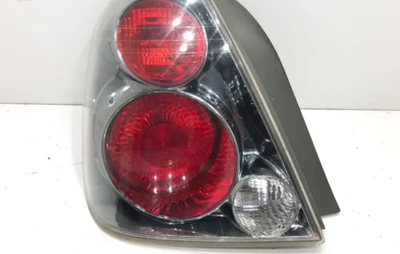 Nissan Altima Rear/tail lights