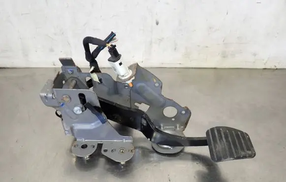 Renault Scenic III - Grand scenic III Brake pedal 