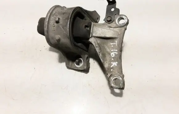 Honda Civic Engine mount bracket