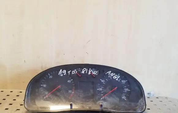 Volkswagen PASSAT B5 Speedometer (instrument cluster) 3B0919931