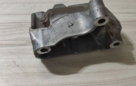 Skoda Scala Engine mounting bracket 5Q0199117A