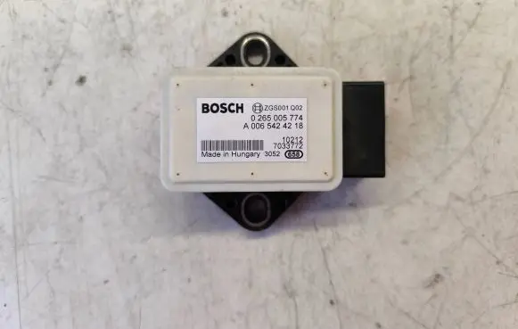 Mercedes-Benz Sprinter W906 ESP acceleration yaw rate sensor A0065424218 7033772 0265005774