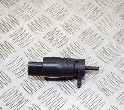 BMW X3 F25 Windscreen/windshield washer pump 7388343