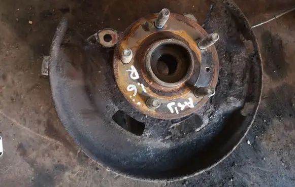 Opel Astra J Front wheel hub