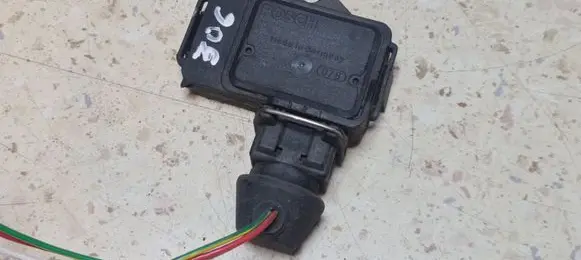 Peugeot 306 Ignition amplifier control unit 0261230004