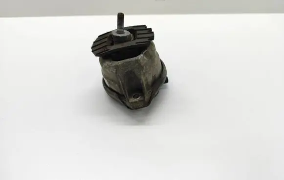 BMW 5 E60 E61 Engine mount bracket 6770642 677064202 159346
