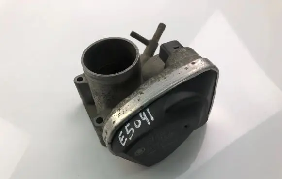 Skoda Fabia Mk1 (6Y) Throttle valve 047133062D