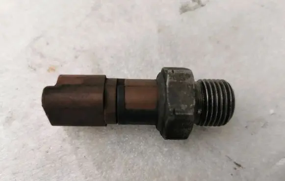 Citroen Berlingo Fuel pressure sensor 9661477580