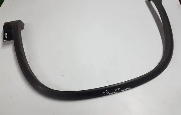 Volkswagen Tiguan Front arch trim 