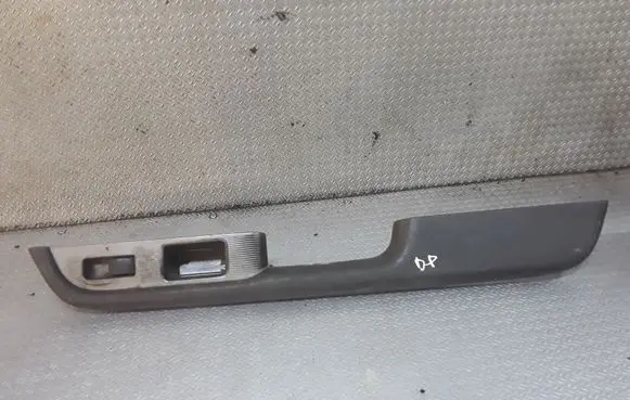 Nissan X-Trail T30 Electric window control switch 809488H700
