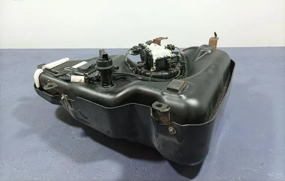 Mazda CX-7 AdBlue liquid reservoir F01C190080