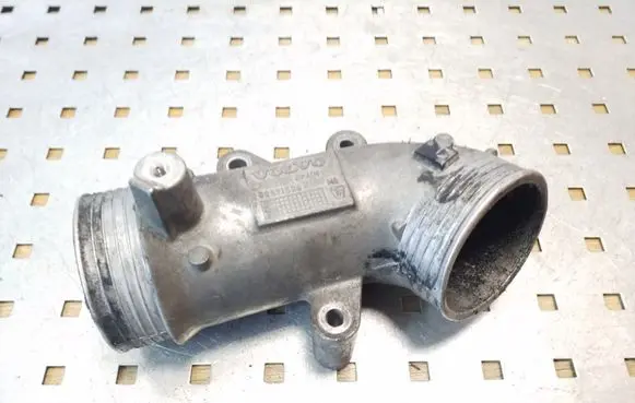 Volvo XC70 Intercooler hose/pipe 08631538